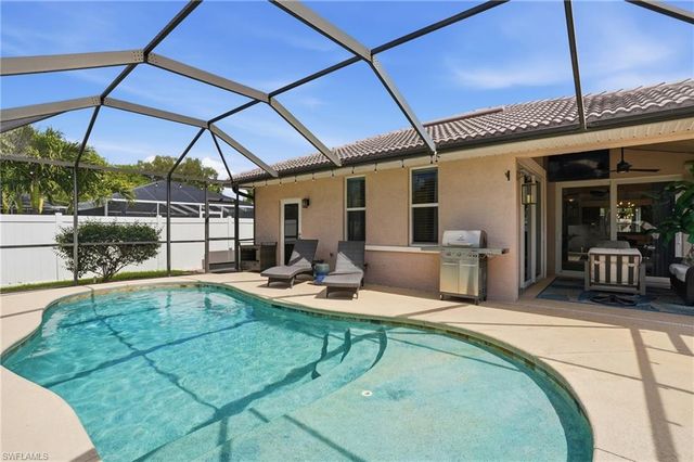 736 110th AVE N, Naples, FL 34108