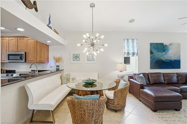 736 110th AVE N, Naples, FL 34108