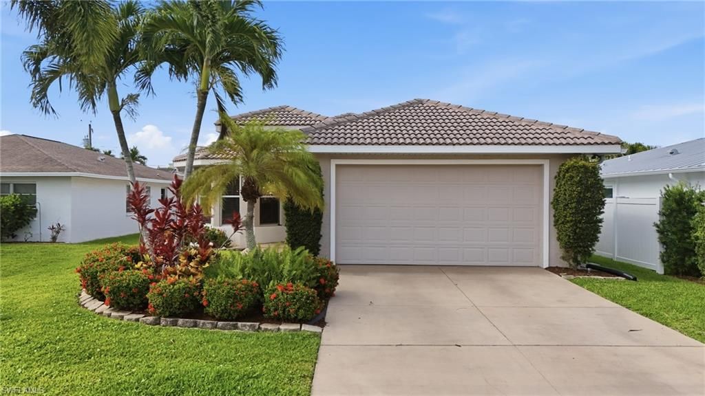 736 110th AVE N, Naples, FL 34108