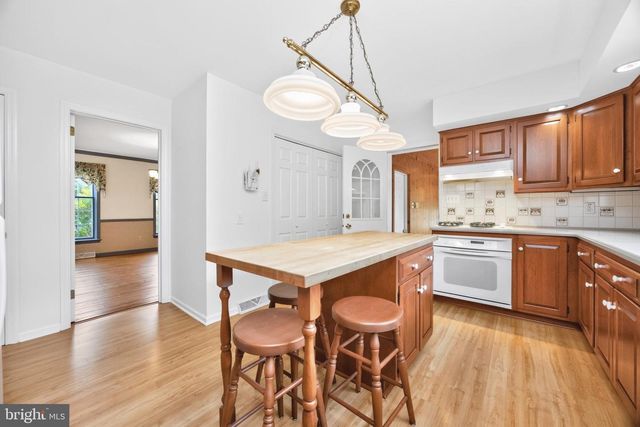 810 DOWLIN FORGE RD, Downingtown, PA 19335