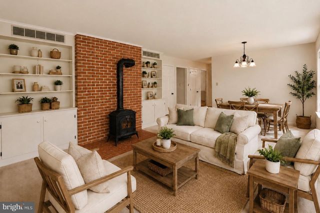 810 DOWLIN FORGE RD, Downingtown, PA 19335
