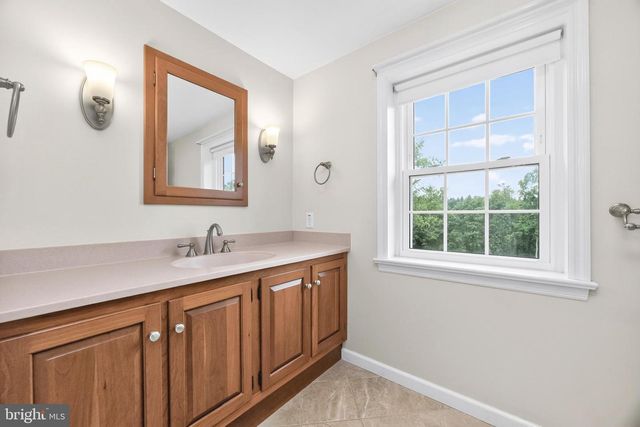 810 DOWLIN FORGE RD, Downingtown, PA 19335