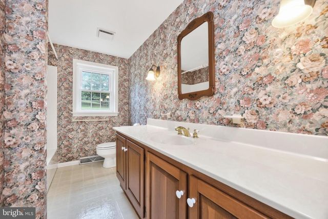810 DOWLIN FORGE RD, Downingtown, PA 19335