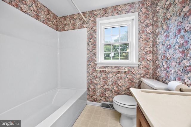 810 DOWLIN FORGE RD, Downingtown, PA 19335