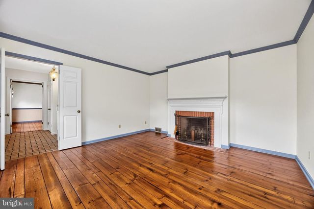 810 DOWLIN FORGE RD, Downingtown, PA 19335