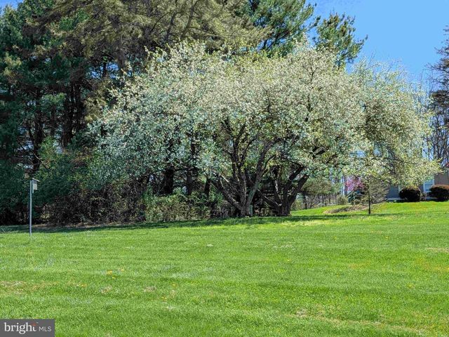 810 DOWLIN FORGE RD, Downingtown, PA 19335