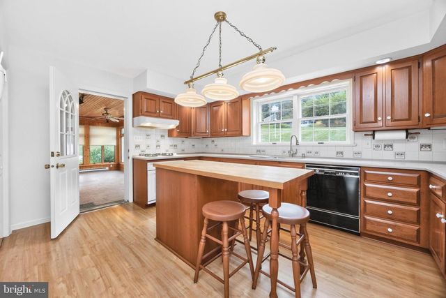 810 DOWLIN FORGE RD, Downingtown, PA 19335