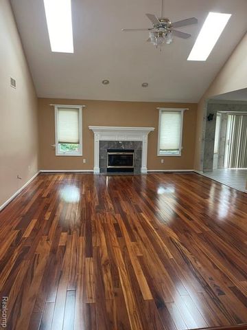 16193 Darlene Drive, Macomb, MI 48042