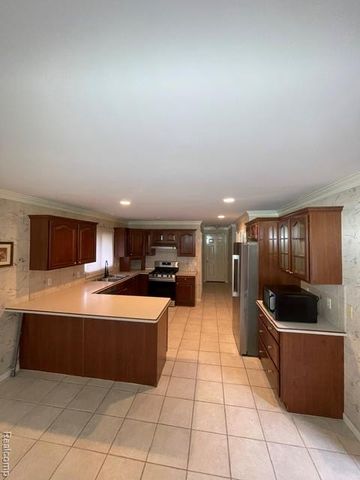 16193 Darlene Drive, Macomb, MI 48042