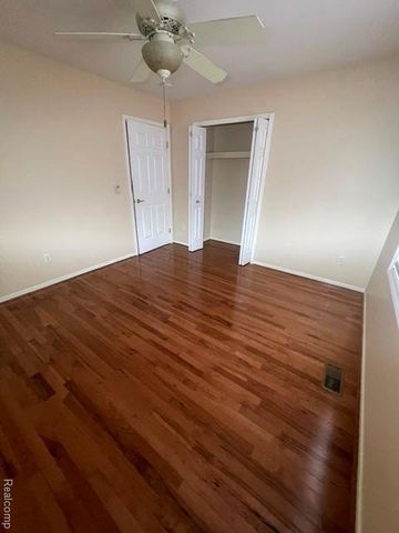 16193 Darlene Drive, Macomb, MI 48042