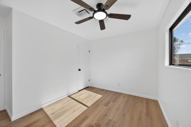 1214 Glenhurst Dr, Lodi, CA 95240