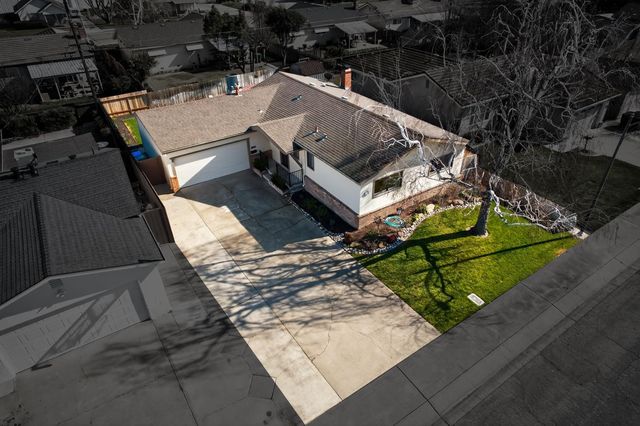 1214 Glenhurst Dr, Lodi, CA 95240