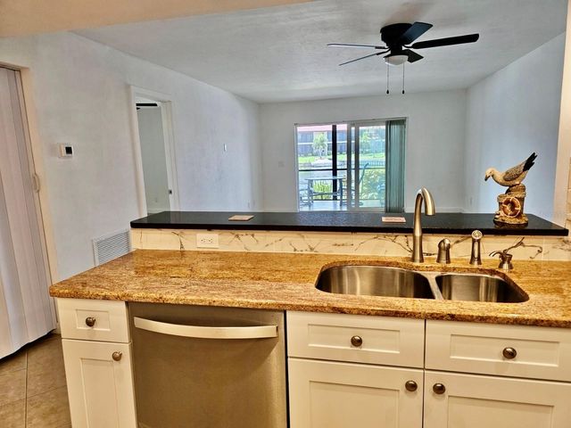 4722 SE 1ST PLACE 5, Cape Coral, FL 33904
