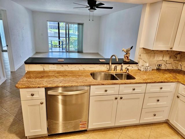 4722 SE 1ST PLACE 5, Cape Coral, FL 33904