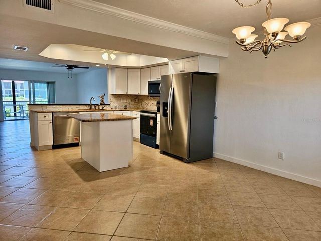 4722 SE 1ST PLACE 5, Cape Coral, FL 33904