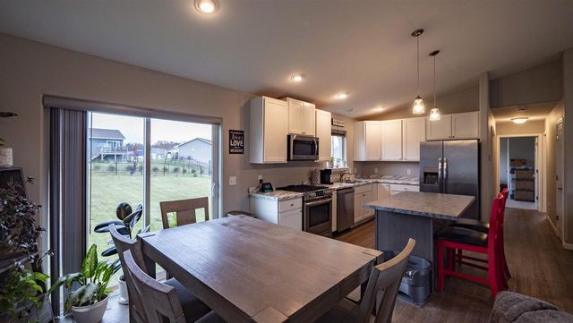 1545 WEBSTER WAY, Waupaca, WI 54981