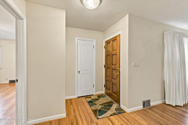 8110 Old Gate Rd, Louisville, KY 40241