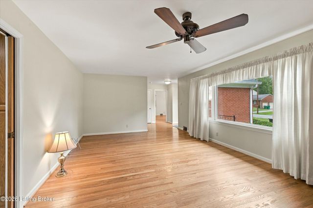 8110 Old Gate Rd, Louisville, KY 40241