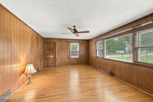 8110 Old Gate Rd, Louisville, KY 40241