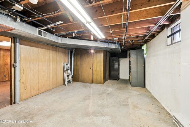 8110 Old Gate Rd, Louisville, KY 40241