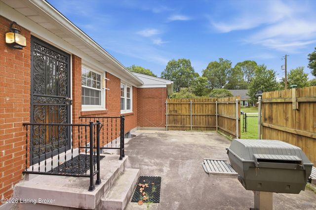 8110 Old Gate Rd, Louisville, KY 40241