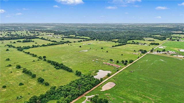 9858 State Line Road, Maysville, AR 72747