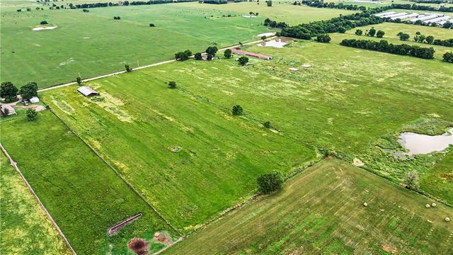 9858 State Line Road, Maysville, AR 72747