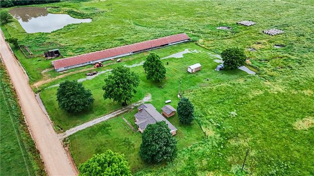 9858 State Line Road, Maysville, AR 72747