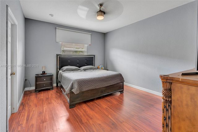 1024 NE 208th St, Miami, FL 33179