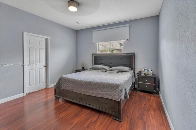 1024 NE 208th St, Miami, FL 33179