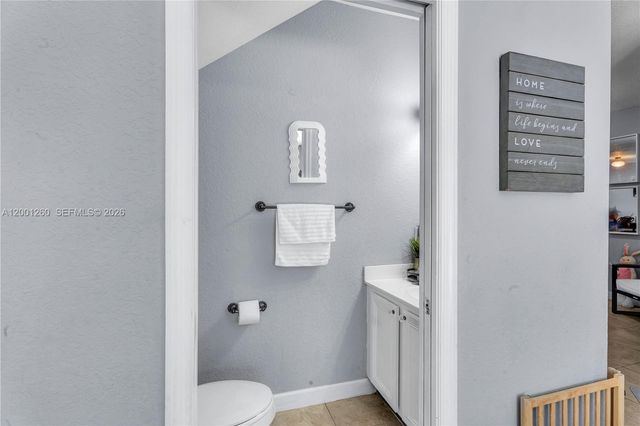 1024 NE 208th St, Miami, FL 33179