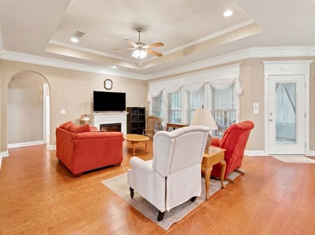 207 Glen Oaks Drive, Dothan, AL 36301