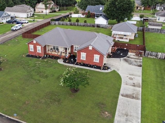 207 Glen Oaks Drive, Dothan, AL 36301