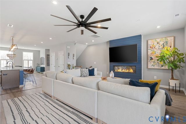 216 Brattice Dr, Midlothian, VA 23114