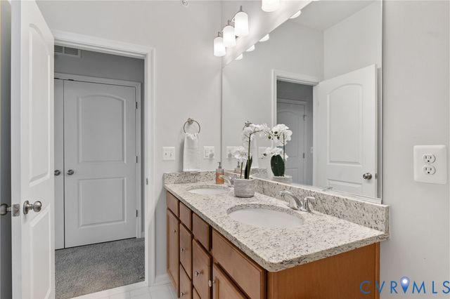 216 Brattice Dr, Midlothian, VA 23114