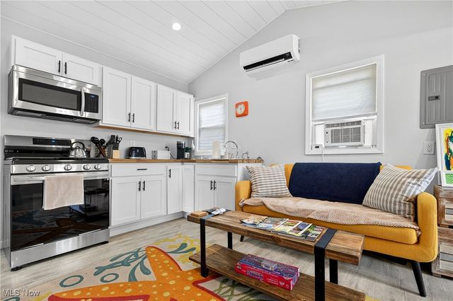 4849 Presidential Drive, Geneva On The Lake, OH 44041