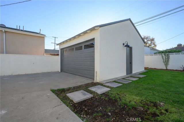 4155 Rose Avenue, Long Beach, CA 90807