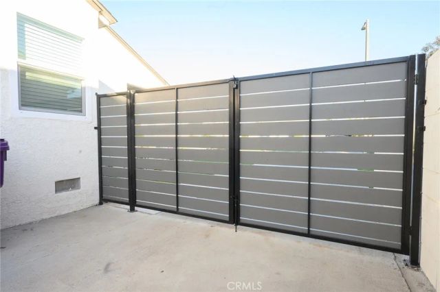 4155 Rose Avenue, Long Beach, CA 90807