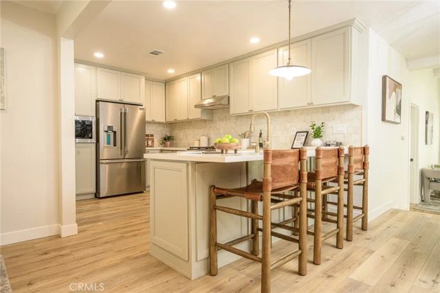 4155 Rose Avenue, Long Beach, CA 90807