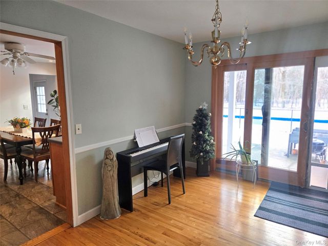 22 Rustic Road, Yaphank, NY 11980