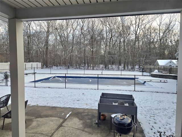 22 Rustic Road, Yaphank, NY 11980