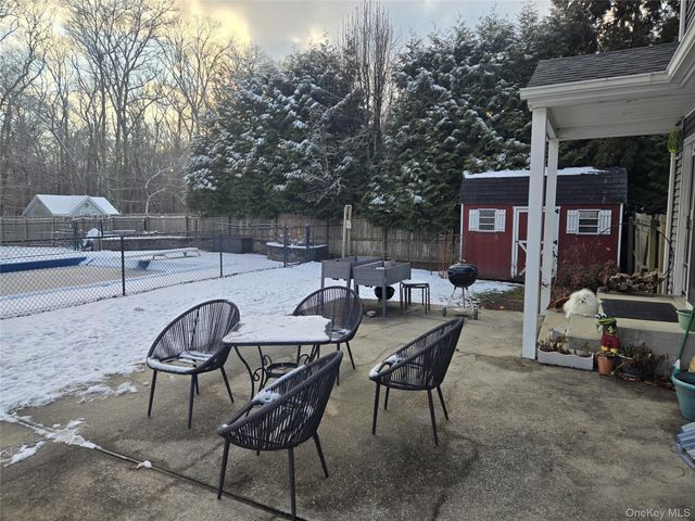 22 Rustic Road, Yaphank, NY 11980