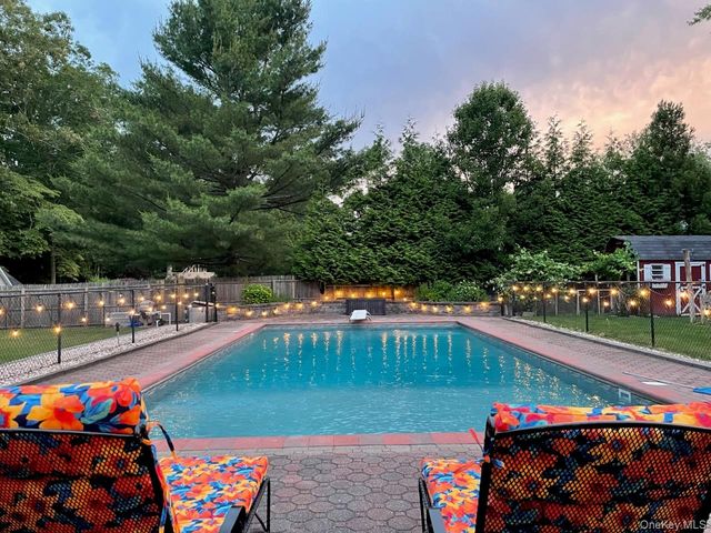 22 Rustic Road, Yaphank, NY 11980