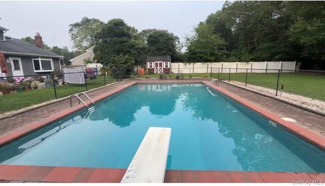 22 Rustic Road, Yaphank, NY 11980