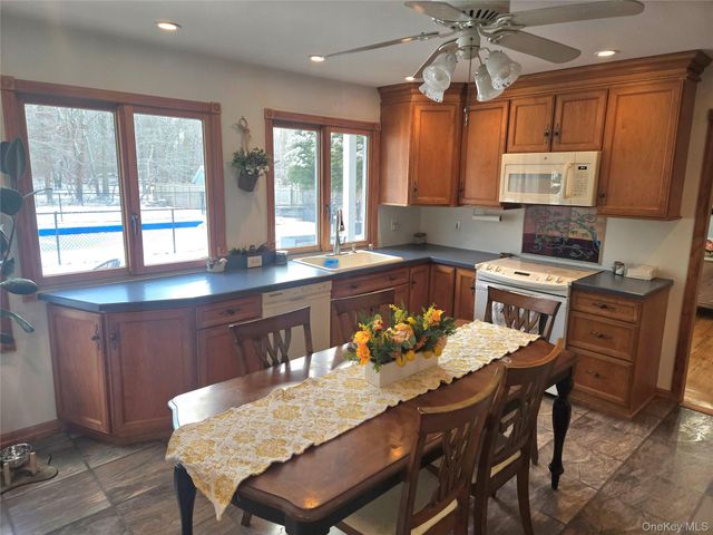 22 Rustic Road, Yaphank, NY 11980