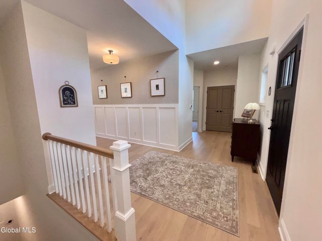 3 Wyatt's Way, Clifton Park, NY 12065
