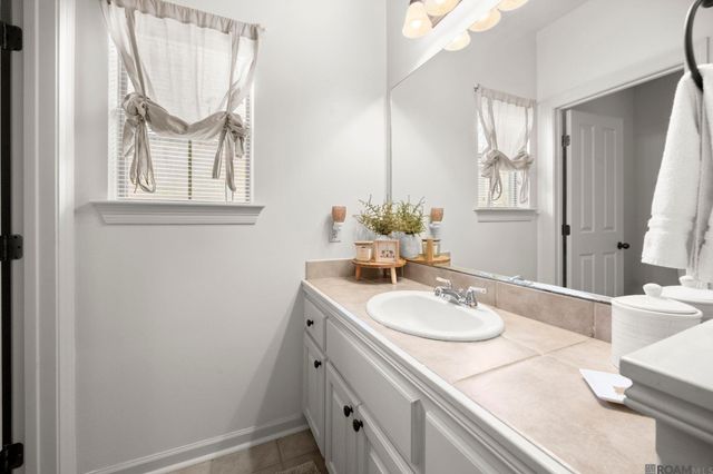 40462 Cross Creek Ave, Gonzales, LA 70737