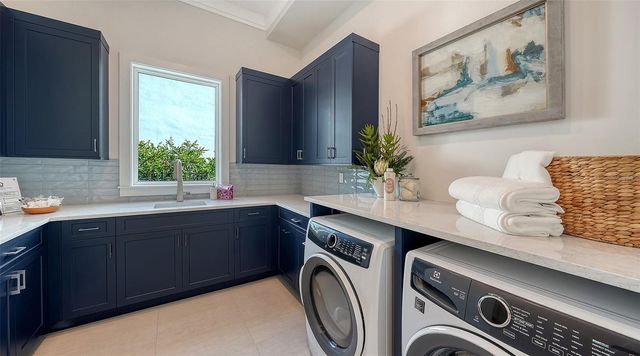1521 S LAKE SHORE DRIVE, Sarasota, FL 34231
