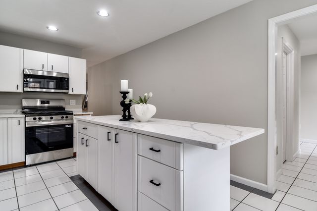 23 Powder Hill Way 23, Westborough, MA 01581