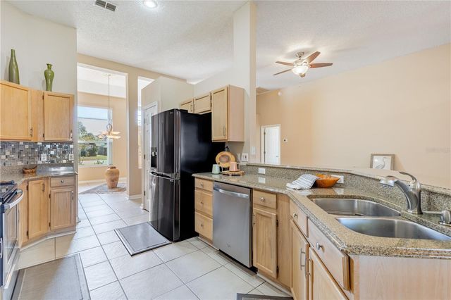 2710 AUTUMN LANE, Eustis, FL 32726